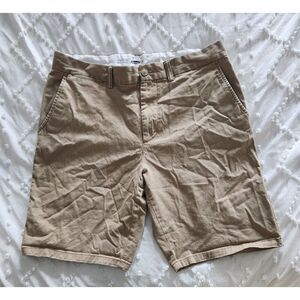 Old Navy Men’s Slim Fit Chino Shorts – Size 36 (Pre-owned, Excellent Condition)